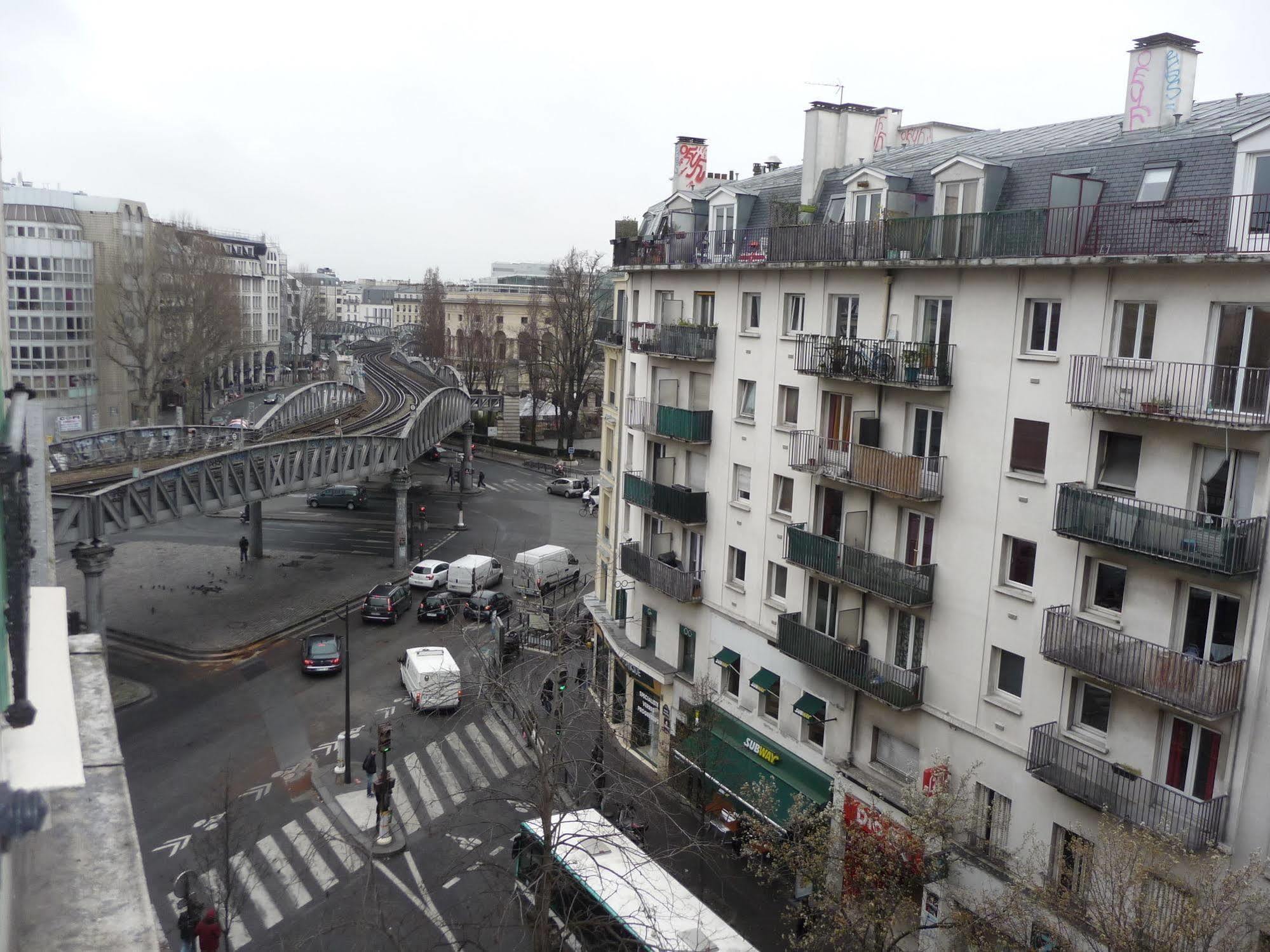 Hotel Des Buttes Chaumont Paris Exterior photo